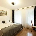 Otel I Restauracja Brochow
