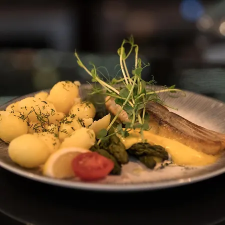 호텔 I Restauracja Brochow *