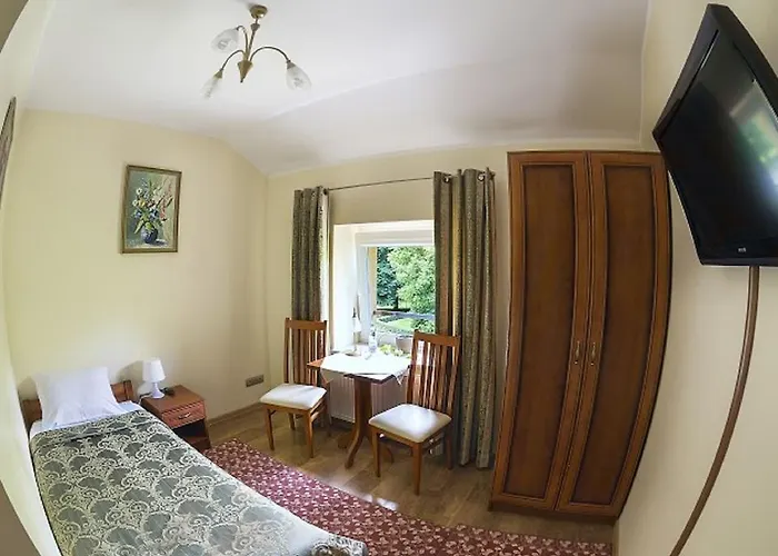 Hotel I Restauracja Brochow *